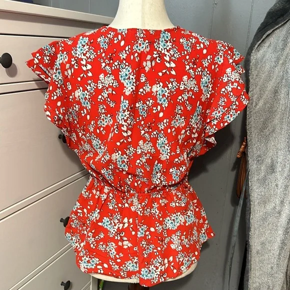 2/$25 Monteau floral Blouse - Picture 3 of 6